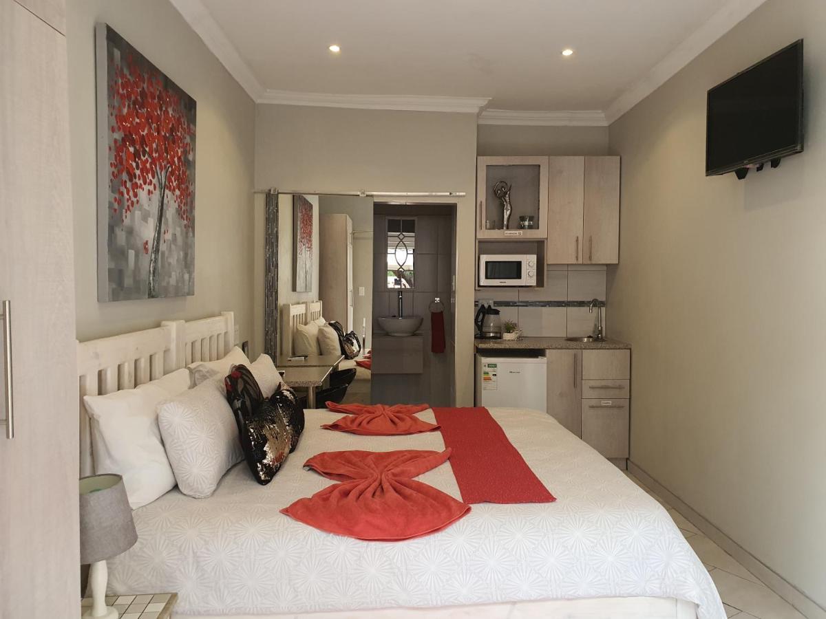 Chic Breeze Hotel Bloemfontein Kültér fotó